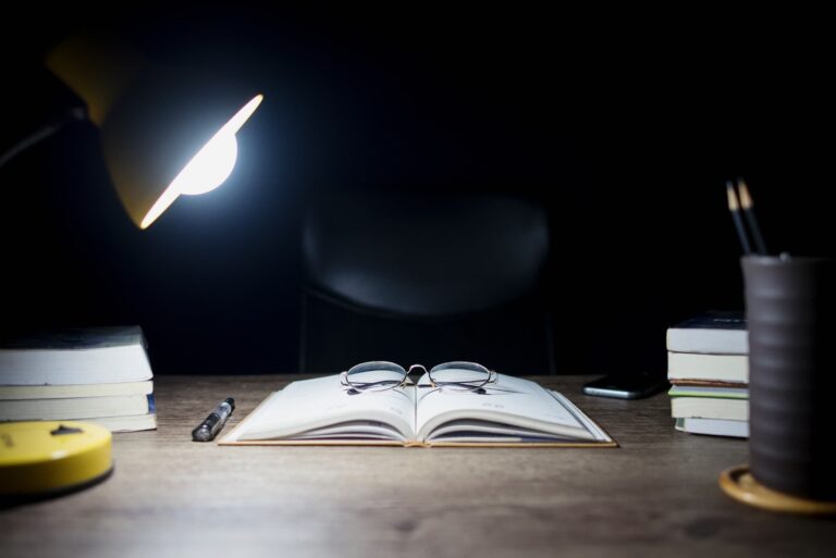 デスクライトにおける演色性について　